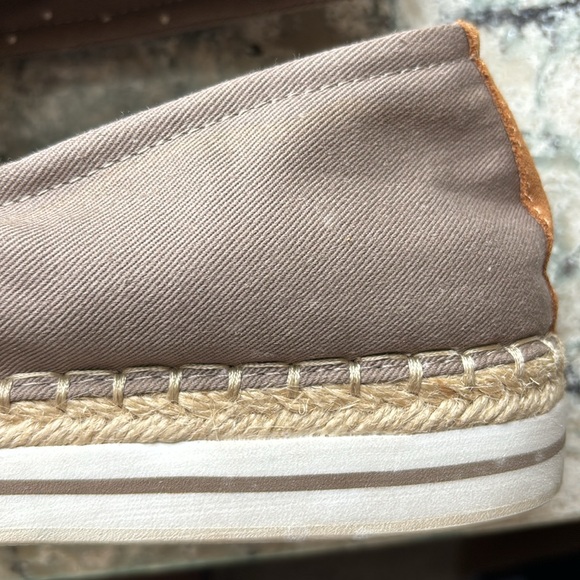 Skechers BOBS Memory Foam Tan Shoes Size 9 - Picture 5 of 8